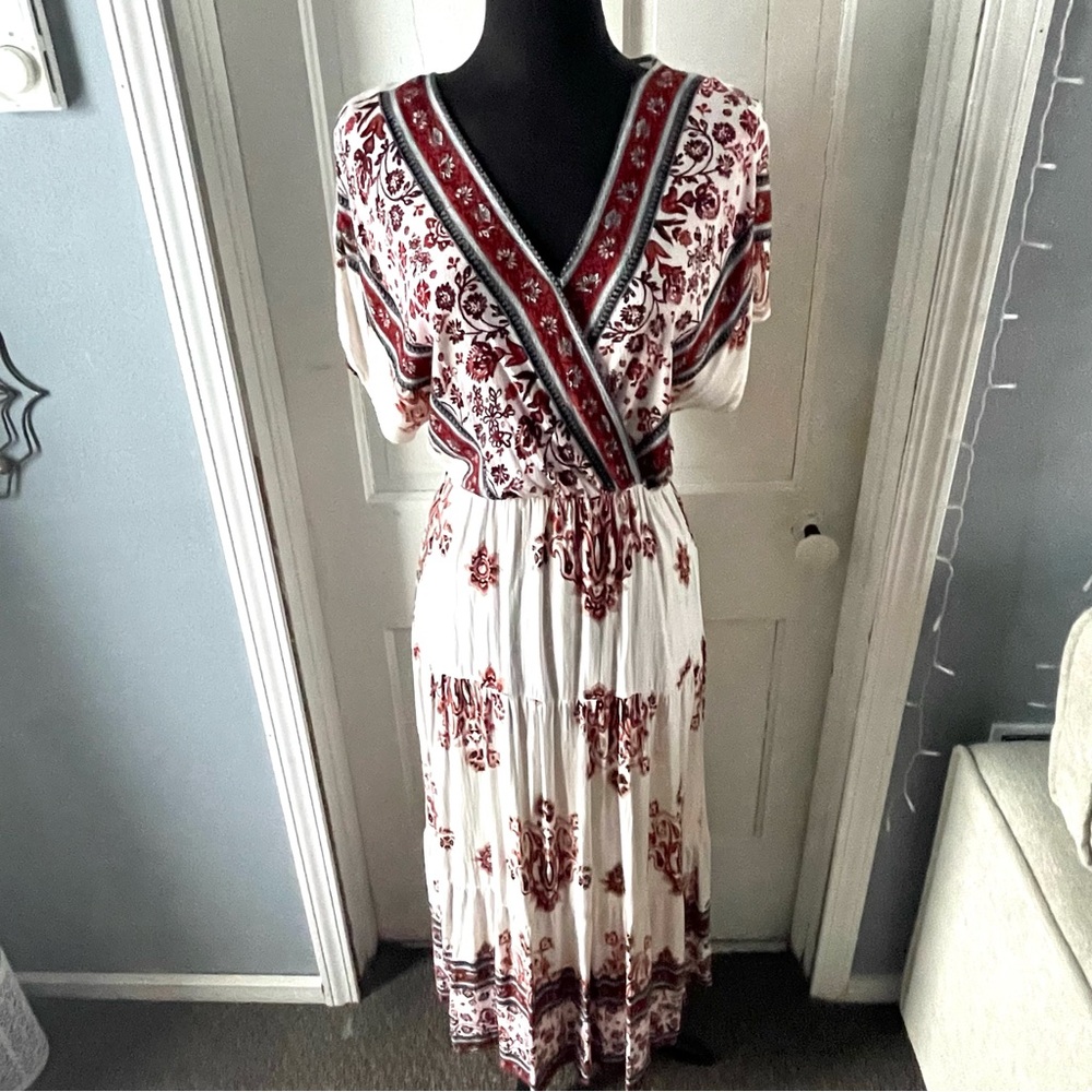 Knox Rose‎ Cream and Red Maxi Dress